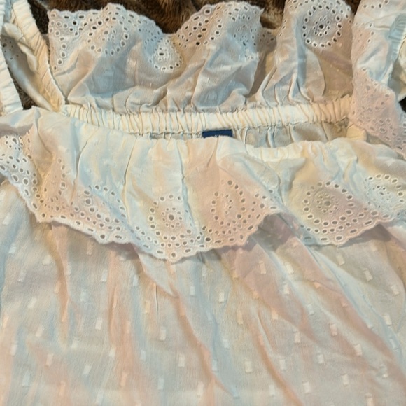 Charming White Top with Ruffle Details - Picture 3 of 7